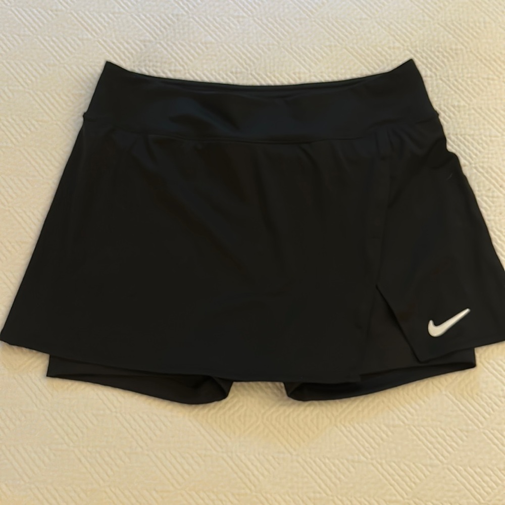 Nike Victory straight tennis skirt.